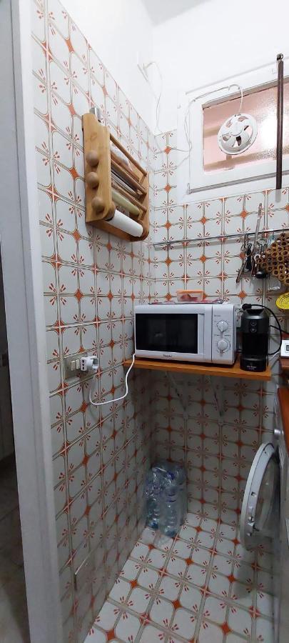 Ampio Monolocale Con Terrazzo - A 2 Passi Dal Mare Leilighet Latte Eksteriør bilde